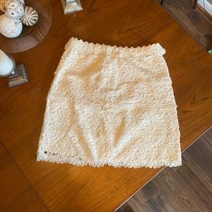 Gorgeous Loft lacework skirt